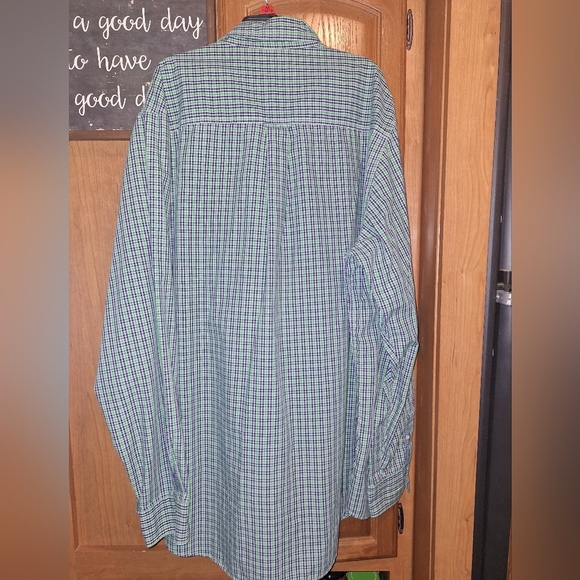 A Pair Of Chaps Green and White Long Sleeve Men's Shirts In A Size XXL And XLT. - Picture 14 of 16